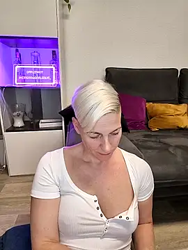 DarleenHot's cam snapshot