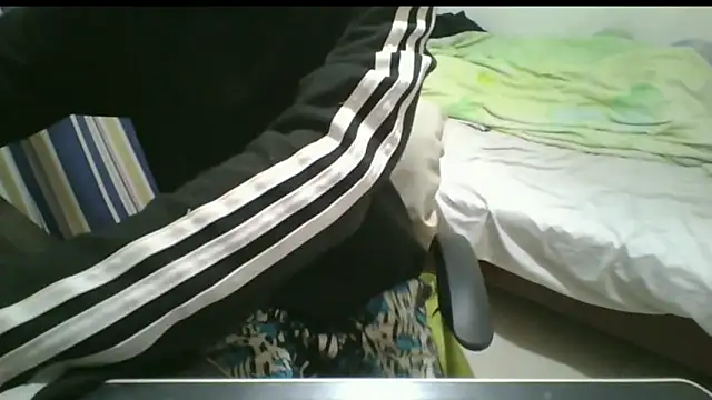 young_milk's cam snapshot