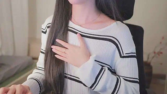 SpiderIily live sex cam