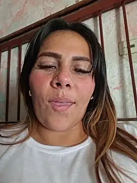 camila_rogue's cam snapshot