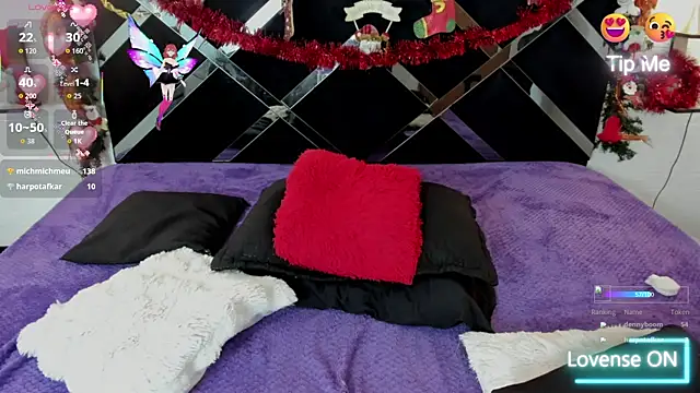 mask_red_girl's cam snapshot