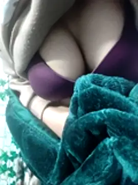 EngravedCecropia's cam snapshot