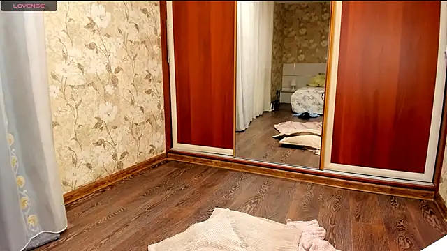 mishapallmer's cam snapshot