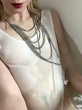 bunnyirisluv live sex cam