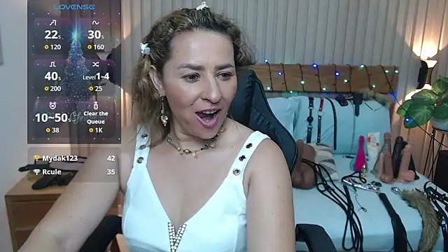 luciana_ballesteros_'s cam snapshot