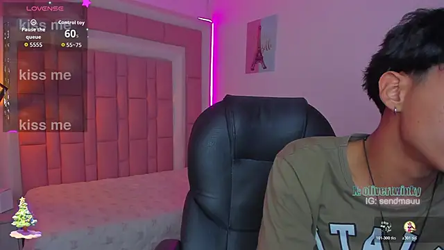 OliverTwinky live sex cam