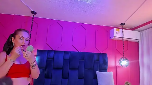 chantall1375's cam snapshot