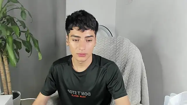 sebas_rose's cam snapshot