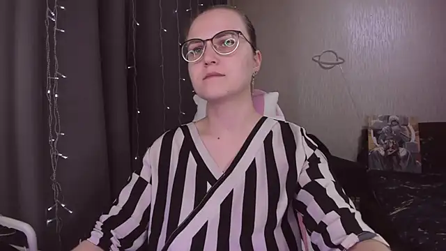 MissBrightShine's cam snapshot