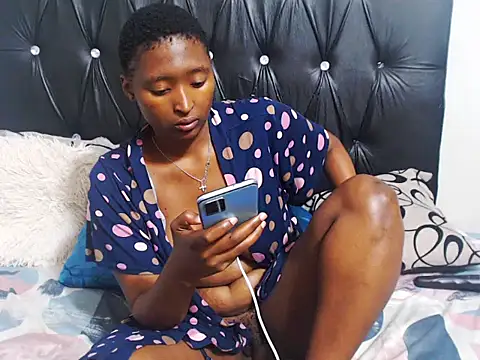 sexyiyaraxx's cam snapshot