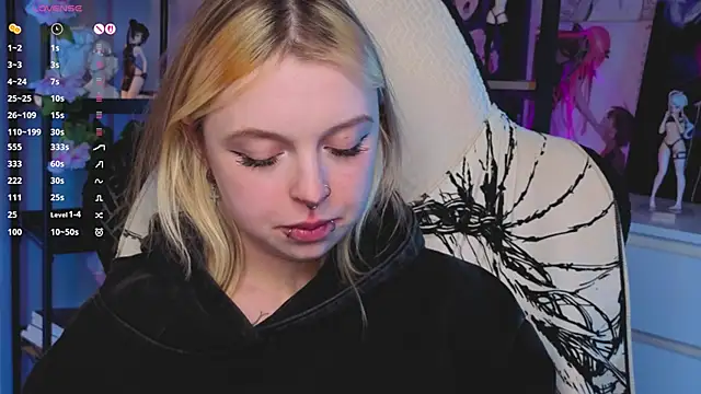 ElvenQueen's cam snapshot