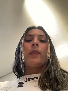 Cami_Leon2's cam snapshot