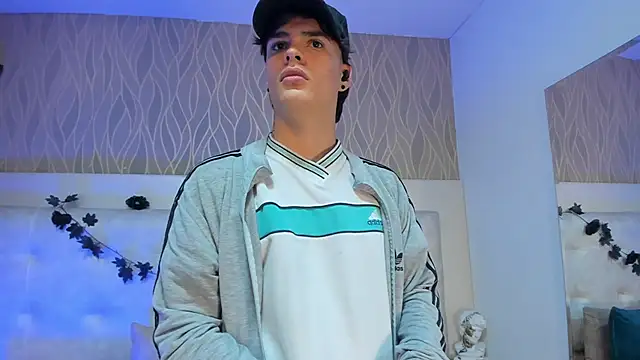 BenitoSaenz live sex cam