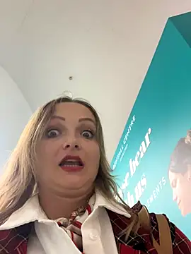 SneakyDomina_Tattii's cam snapshot