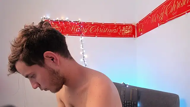 lara_and_danny's cam snapshot