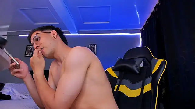 alexgiraldo__'s cam snapshot