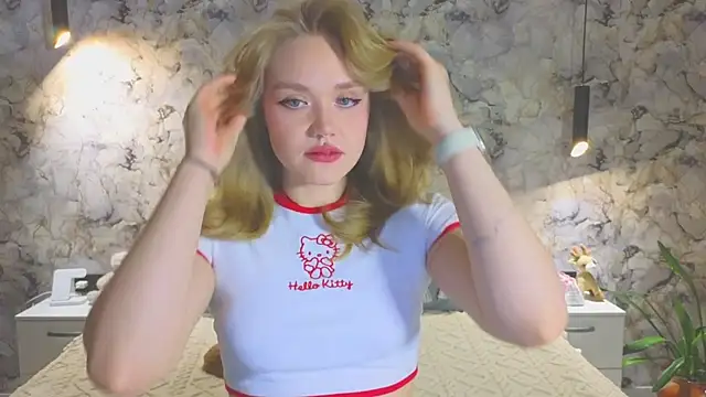 Aurora_Golden1's cam snapshot