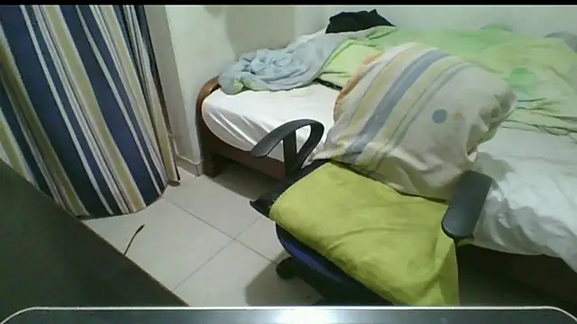 young_milk's cam snapshot