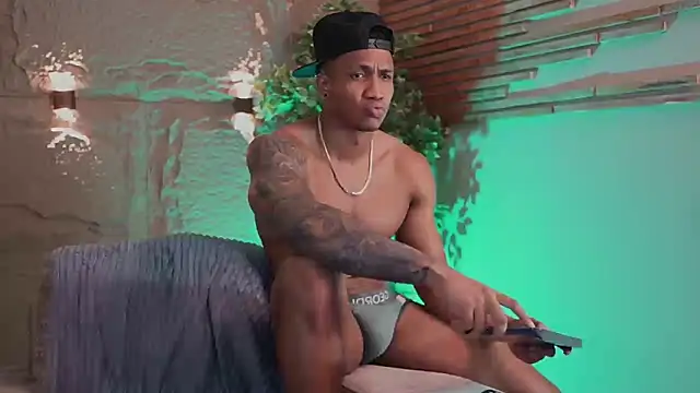 Logan_Varela's cam snapshot