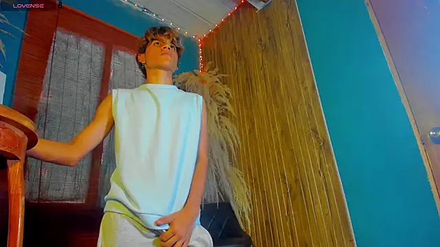 Leo_Glow live sex cam