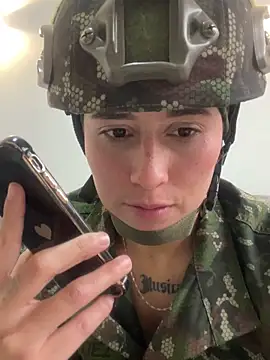 Miia_Hoot's cam snapshot