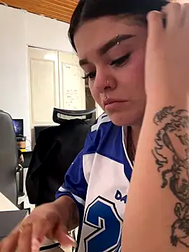 Camila_Duarte2's cam snapshot