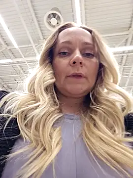 Bondgirl_013's cam snapshot