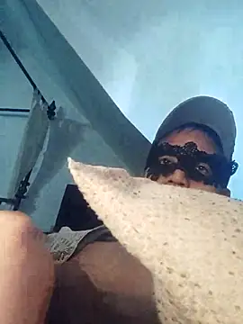 HORNY_SHAVED_GUY's cam snapshot