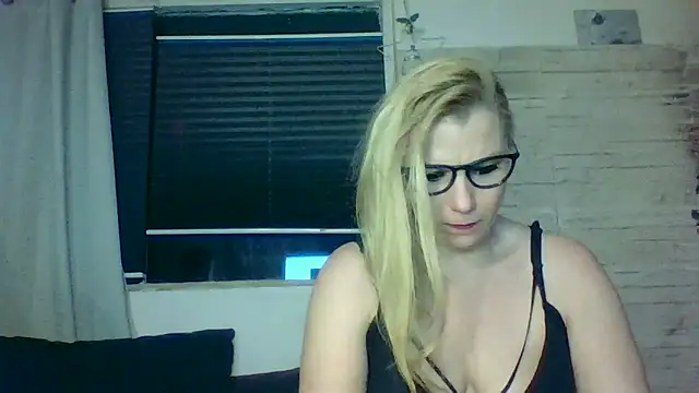 DevilsAngel13's cam snapshot