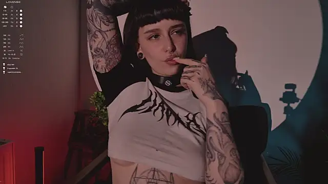 MichaellaMoon live sex cam