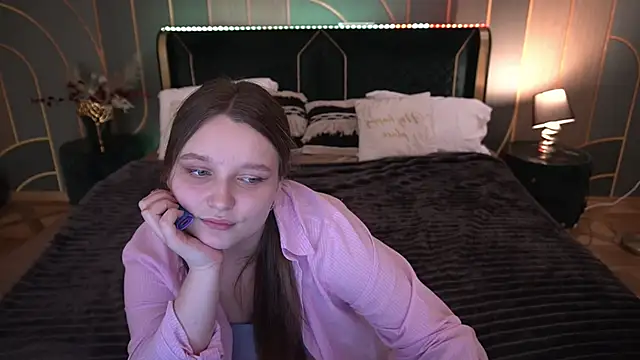 MagicPeachh_'s cam snapshot