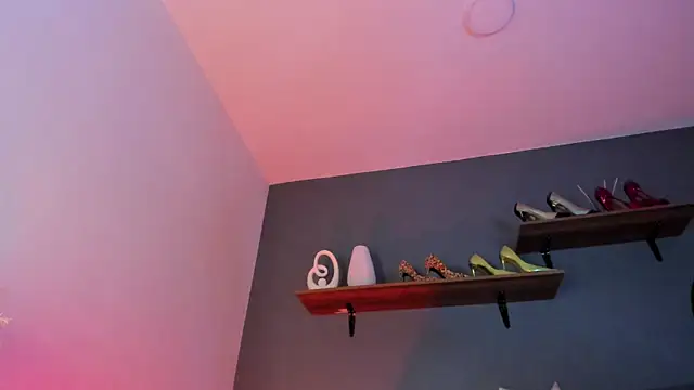 Coco-balenciaga's cam snapshot