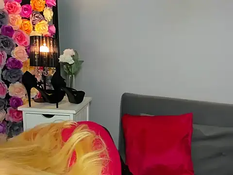 CrystalHotty's cam snapshot