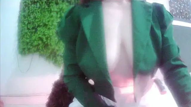 Yii-Ser live sex cam