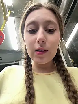 FroggyAnna live sex cam