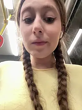 FroggyAnna live sex cam