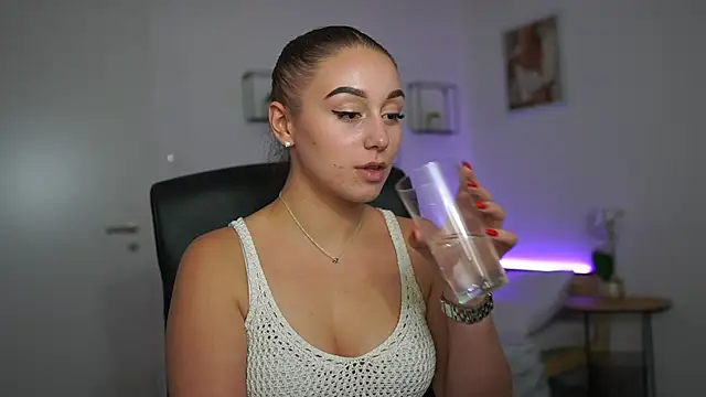 amy_lure's cam snapshot