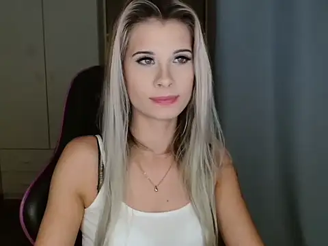 KristineGlow's cam snapshot