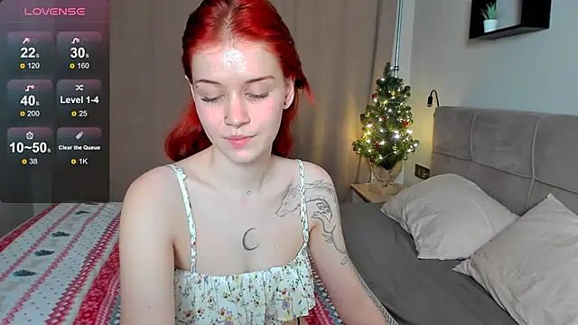 alice_with_freckles's cam snapshot