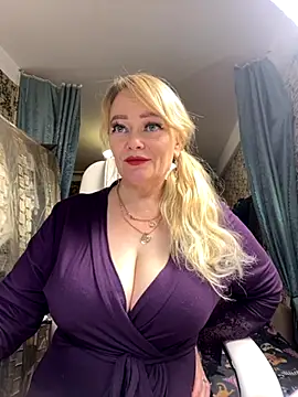 Sweet-blonde's cam snapshot