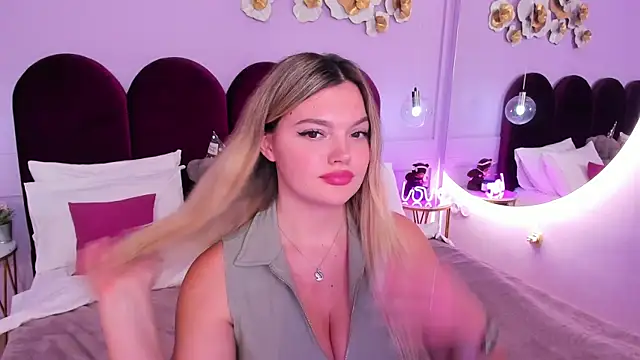 ZaraBloom's cam snapshot