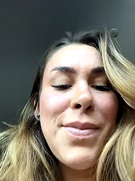 LeaGambit__ live sex cam