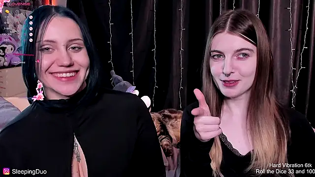 SleepingDuo live sex cam