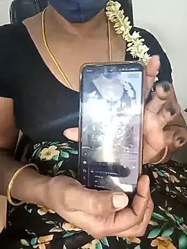 Tamil-hotwife's cam snapshot