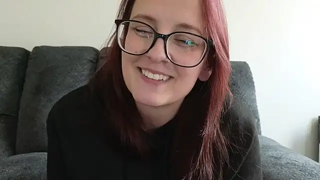 TheBustyHouseWife's cam snapshot