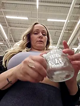 Bondgirl_013's cam snapshot