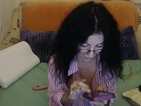 Emmatoo's cam snapshot