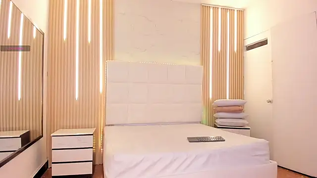 Elody_rousse's cam snapshot