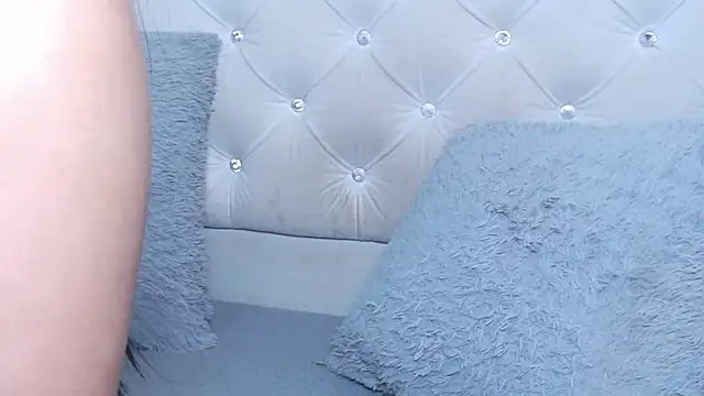 NataliePetite3x's cam snapshot