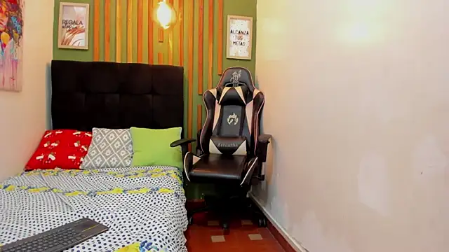 Laura_Sex19's cam snapshot